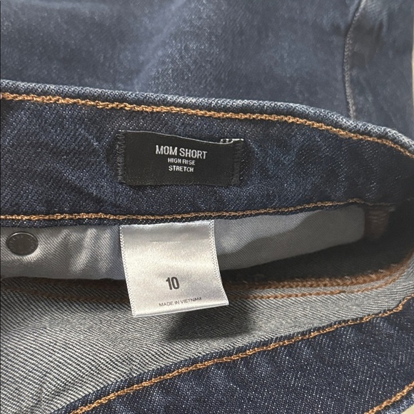 Express High Rise Mom Short - Picture 4 of 5